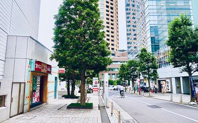 お車で来られる方は、近隣にGSテラス駐車場があります。他屋外の40台ほど停める事が可能な駐車場も徒歩2分です。 - ワンクロ中目黒スタジオ レンタルスタジオ 多目的スペース 中目黒駅前の外観の写真