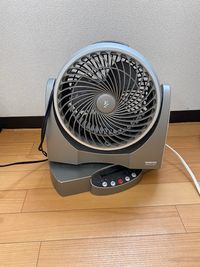 窓開けと、サーキュレーターでこのコロナ禍で換気をしっかりできます。 - カプアケア あざみ野スタジオ ヨガ、ピラティス、ダンススタジオの室内の写真