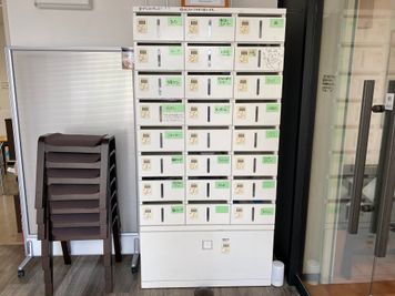 備品は全てオークションロッカーで管理しています。 - ミリヨン  シェアスペース 黄緑の扉の０３ルームの室内の写真