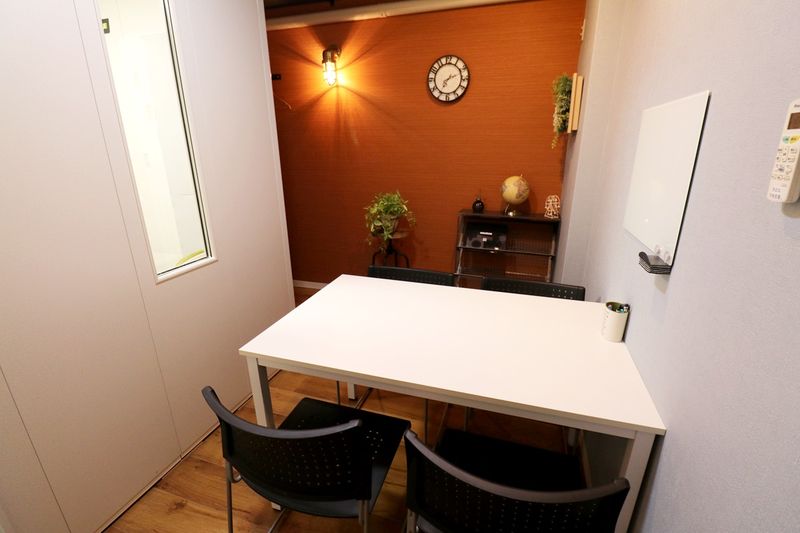 防音室付レンタルスペース - 赤ばね防音部屋。