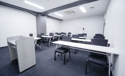 【2名掛けで18名収容可能】★42㎡★神田駅徒歩1分★無料Wifi★除菌スプレー★空気清浄機★ - x(閉鎖)TKP神田駅前ビジネスセンター