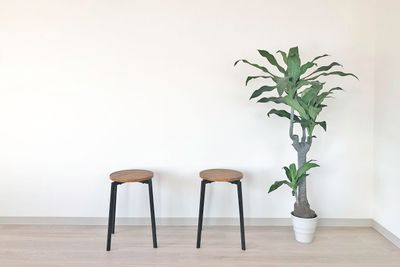 おしゃれスツールも完備 - 【ALTERNA柏】 【オルタナ柏】プロジェクター、撮影備品完備！パーティも撮影も◎の室内の写真