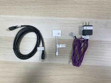 HDMIケーブル、iPHone HDMI変換ケーブルあり。 - ユイット＠名駅 レンタルスペースの設備の写真