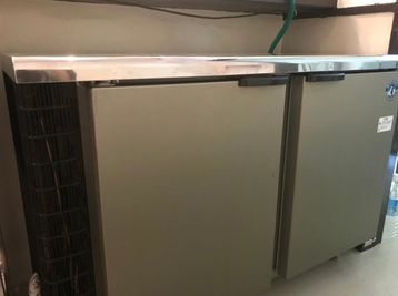 業務用冷蔵庫 - CoCo cafe 貸切イベントスペースの設備の写真