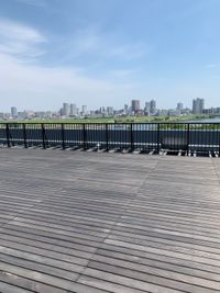 【撮影OKの屋上】動画撮影にも最高のロケーション。ヨガの練習も可能 - リノア北赤羽つながるば.