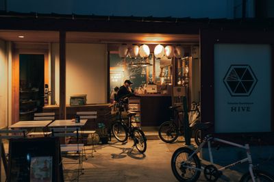 HIVEの入り口です。
テラスもあり、開放感のある入り口は思わずフラッと入ってみたくなる。そんな気持ちにさせてくれます。
ぜひ、お立ち寄りください。 - HIVE レンタルスペースの入口の写真