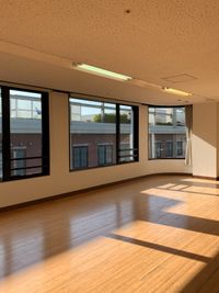 スタジオの窓：外を見た様子。 - レンタルスタジオ TAO スタジオTAOの室内の写真