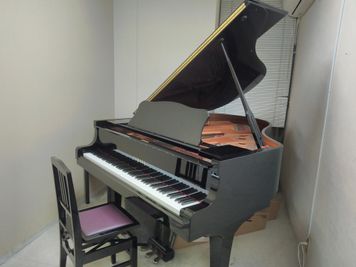 当日予約可能！グランドピアノ設置！ピアノの個人練習に最適です♪ - スガナミ楽器烏山北口センター