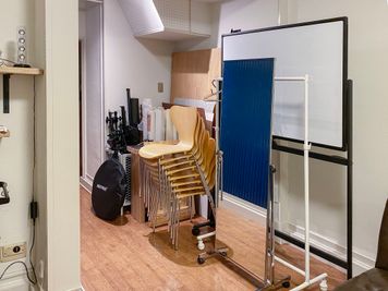 各種無料貸出置き場 - 西麻布スタジオ 六本木ヒルズ前 レンタルスタジオ&ワークスペースの室内の写真