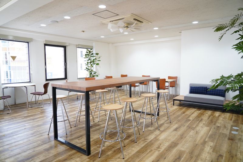 コワーキングスペース（会議室〜８名様） - PLUSONE