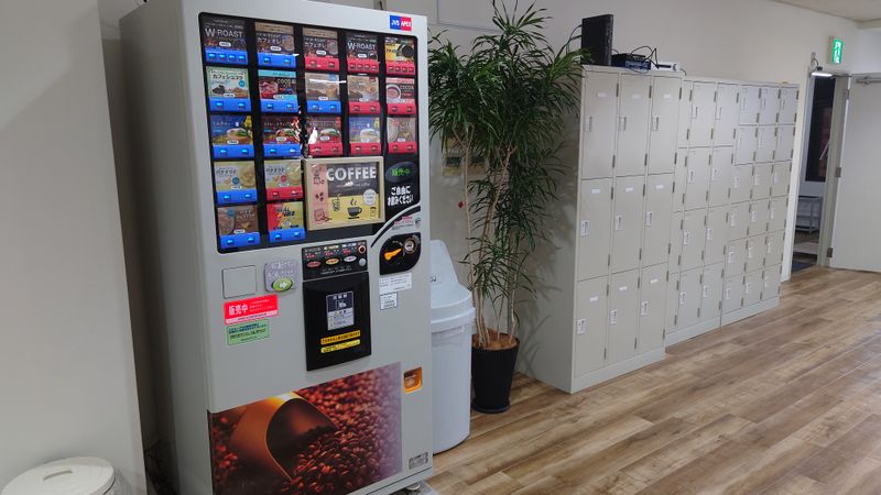 コワーキングスペース（会議室〜８名様） - PLUSONE