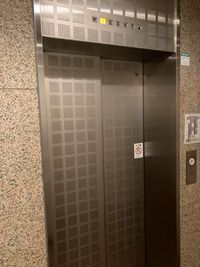 エレベーターもあります。 - レンタルサロンsimple三鷹 simple三鷹の入口の写真