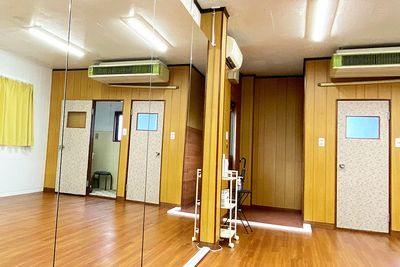 スタジオ内2 - レンタルスタジオStar阪南 阪南でダンスができるレンタルスタジオの室内の写真