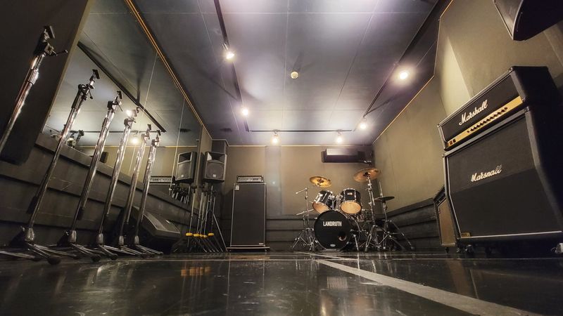 LANDRUTH 下北沢 音楽スタジオの室内の写真