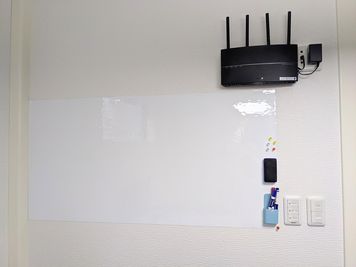 備品：ホワイトボード - dot7天六 天六スタイリッシュオフィスの設備の写真