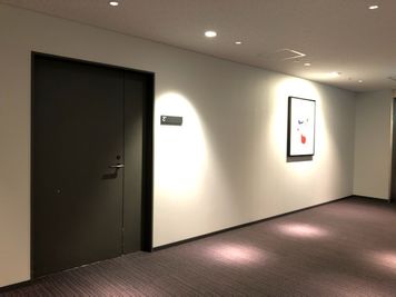 清潔感のある静かな空間です - ヒカリエカンファレンス Room Cの入口の写真