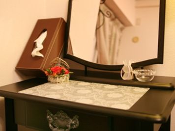 ドレッサー - レンタルサロン自由ヶ丘 サロンスペースの室内の写真