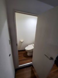 トイレ② - 卓トレ府中店 マシン練習専用卓球場の室内の写真