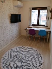 ７畳のお部屋です。
窓はイタリア製木製サッシを使用しており、明るい光が差し込みます。 - Hikario新宿 ワークスペース２０１の室内の写真