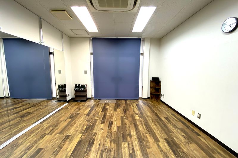 トロニカ１号店 - レンタルダンススタジオ「トロニカ1号店」