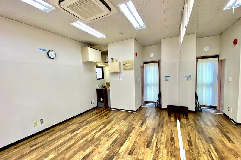 トロニカ１号店 - レンタルダンススタジオ「トロニカ1号店」