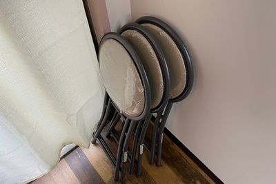 パイプ椅子３脚 - レンタルダンススタジオ「トロニカ1号店」 トロニカ１号店の設備の写真