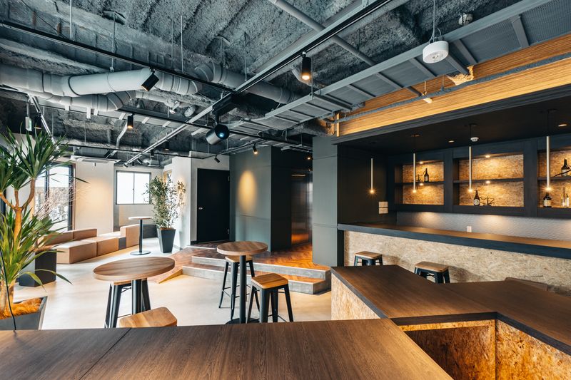 大画面スクリーン で映画館気分♪ - どやねんホテルズ バクロ