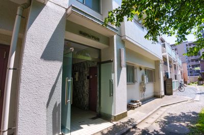 スペースのあるマンションのエントランス - 市川駅前としょかんのうらいちかわ 市川駅前レンタルスペース・サロン・会議室「としょかんのうら市川」の室内の写真