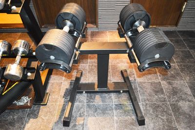 可変式ダンベル（～32KG） - アルカビル Sinwa Training Gym（真和トレーニングジム）の設備の写真
