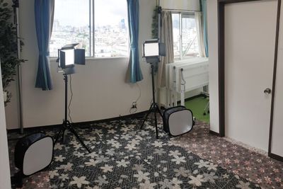 景色の良い新規オープン駅2分 《中野駅徒歩2分》風通し抜群！暖かい開放感ある明るい中野の室内の写真