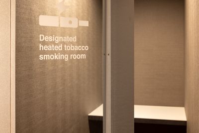 喫煙ボック有り（電子タバコのみ） - 貸し会議室・THE BRANCH 4人用貸し会議室の設備の写真