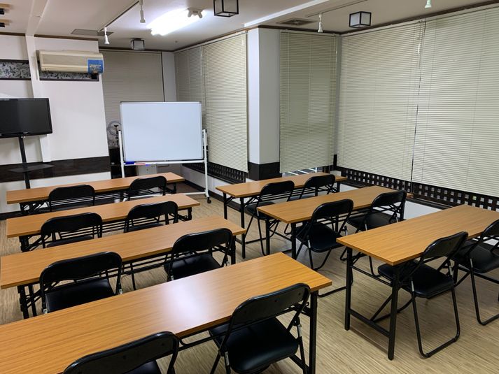 勉強会や講演会、会社説明会 - レンタルスペースDeals水前寺 熊本市水前寺２階スペースの室内の写真