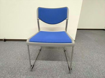 イス（ITOKI製幅51㎝、奥行き49㎝、高さ74.5㎝） - よこすか研修センター 貸し会議室2の設備の写真