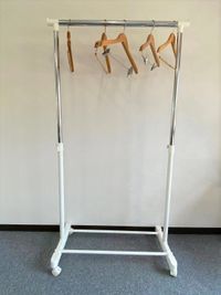 ハンガーラック - よこすか研修センター 貸し会議室2の設備の写真