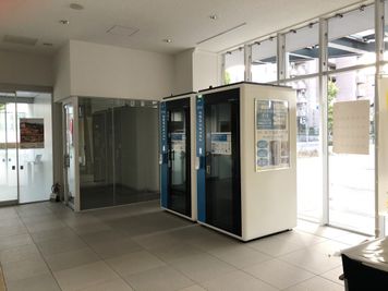 【テレキューブ】 青梅市役所　視線と音を遮る、プライベートな集中環境。(65-02) - テレキューブ 青梅市役所