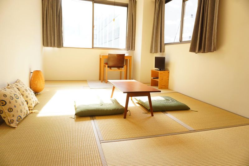 長堀橋駅徒歩4分！畳8畳の和室。 - ビーハイブホステル大阪