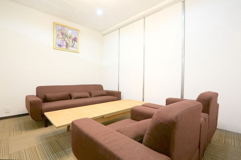 応接室→完全な個室 - 東梅田センターオフィス会議室