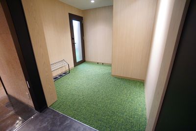 【ODAKYU RENTAL SPACE 本厚木】 個室Fの入口の写真