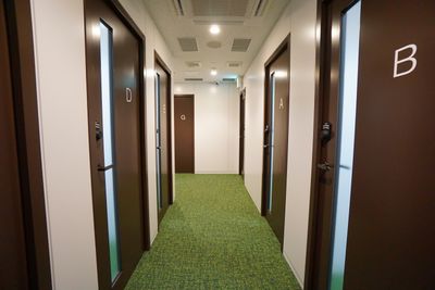 【ODAKYU RENTAL SPACE 本厚木】 個室Fの入口の写真