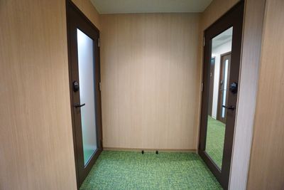 【ODAKYU RENTAL SPACE 本厚木】 個室Fの入口の写真