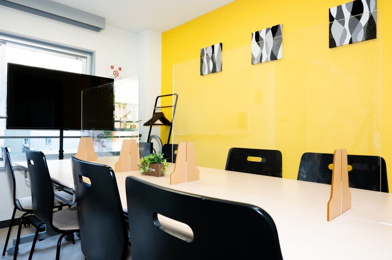 動画撮影や会議に最適な貸会議室 - GS会議室藤沢駅南口店・イエロー