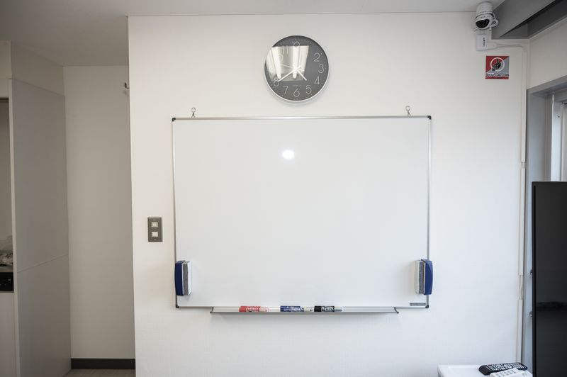 動画撮影や会議に最適な貸会議室 - GS会議室藤沢駅南口店・イエロー