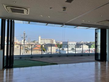 加納寿ビル　3階多目的ホール 多目的ホールの室内の写真