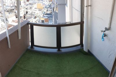 景色の良い新規オープン駅2分 《中野駅徒歩2分》風通し抜群！暖かい開放感ある明るい中野の室内の写真