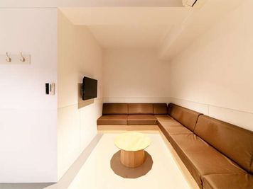 カモンホテルなんば プロジェクタールーム☆の室内の写真