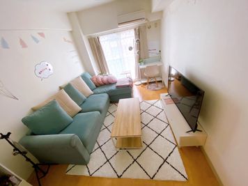 広々ゆったり寛げます
最大8名利用可能✨
(夜間利用人数を制限する場合がございます) - トーノア🏠新大阪 パーティスペースの室内の写真