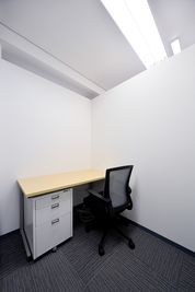 BAレンタルオフィス本町 半個室A2《会話NG、1名様用》の室内の写真