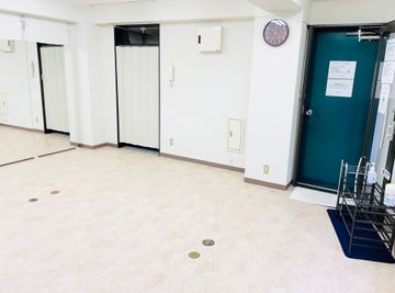 オスピタリタSTUDIO　 大和駅前店の室内の写真