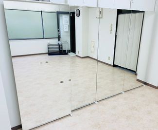 オスピタリタSTUDIO　 大和駅前店の室内の写真