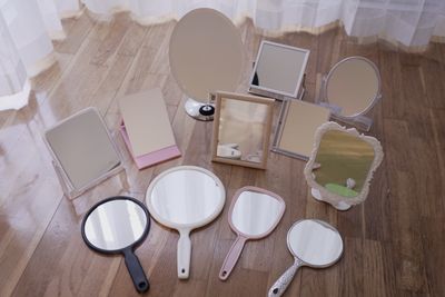 手鏡、置き鏡は計20枚。無料貸し出し中！レッスン、オーディションなどにご利用ください。
※こちらの備品は「メッセージ」にてご確認、事前リクエストをお願いします。 - BPstudio 撮影スタジオ・貸しスペースの設備の写真